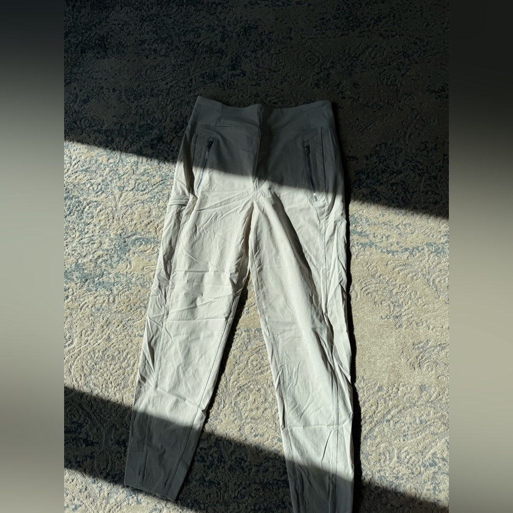 Stylish Cream Pants with Zipper Pockets Athleta
